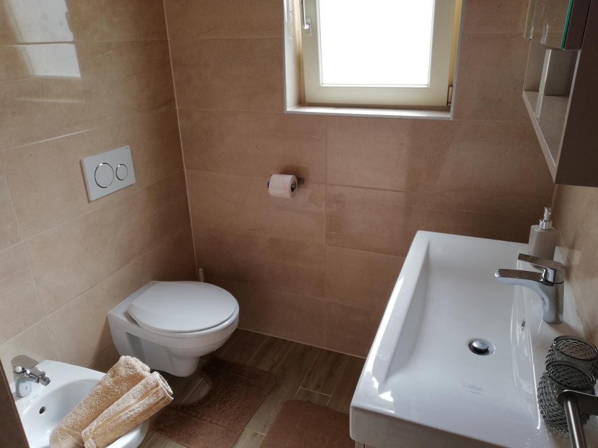 Apartman Nikola Ladrovici Eksteriør billede