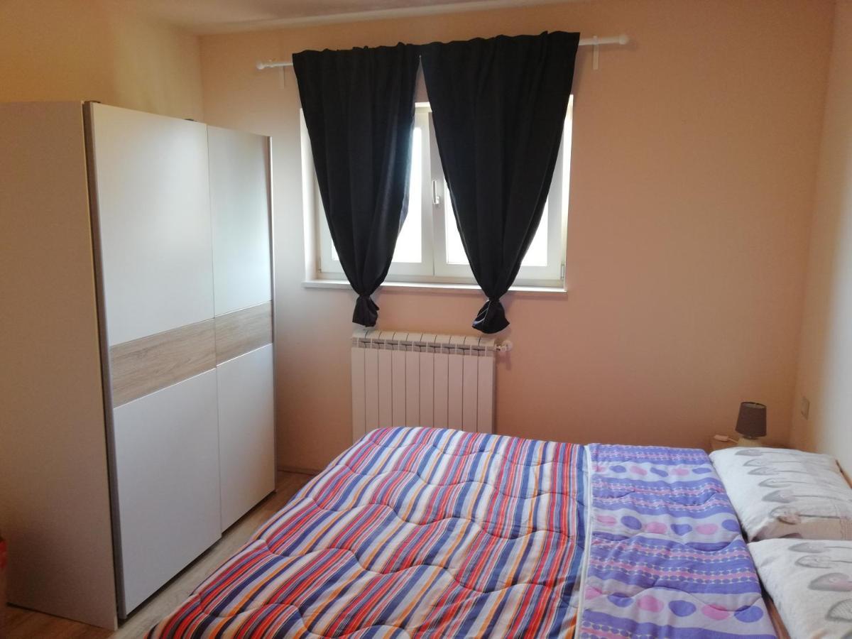 Apartman Nikola Ladrovici Eksteriør billede