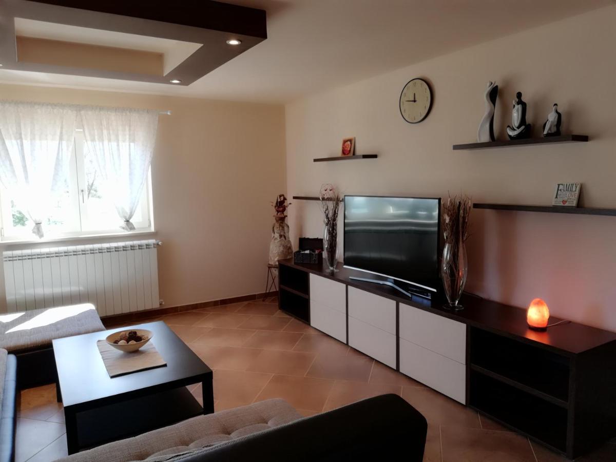 Apartman Nikola Ladrovici Eksteriør billede