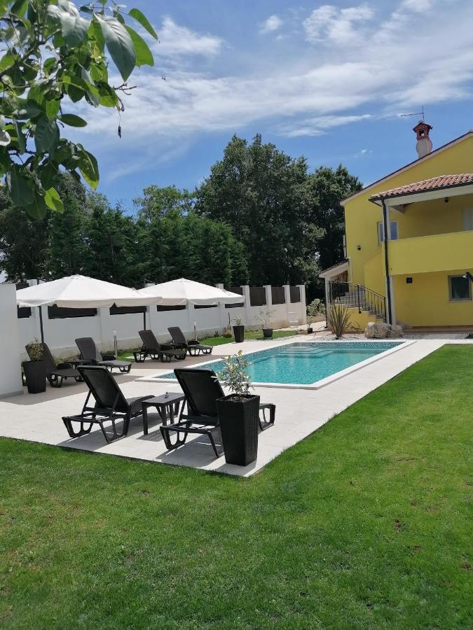 Apartman Nikola Ladrovici Eksteriør billede